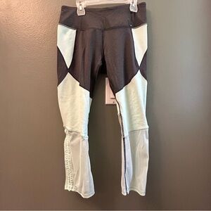 CALIA by Carrie Underwood Colorblock Grey Teal Blue Mesh CAPRI leggings Pants M